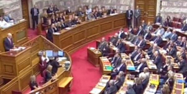 Αντιδρά ο πολιτικός κόσμος στις παραινέσεις για πολιτική συναίνεση