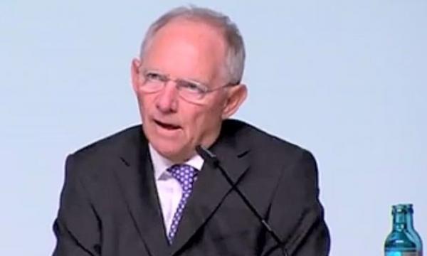 Άμεση ψήφιση μέτρων ζητά ο Σόιμπλε – Χαραμάδα για αναδιάρθρωση χρέους