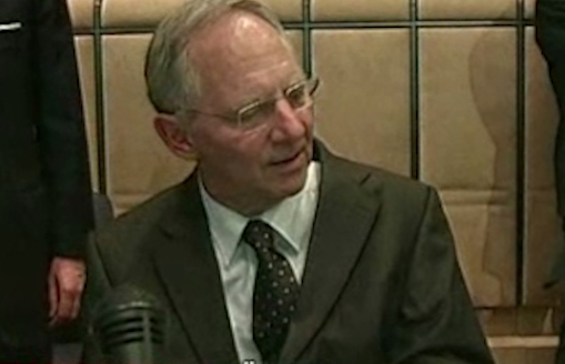 Τους όρους για ήπια αναδιάρθρωση, «εάν χρειαστεί», θέτει ο Βόλφγκανγκ Σόιμπλε