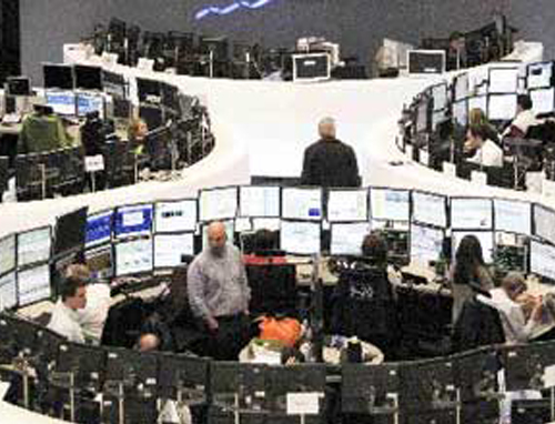 Το spread πάνω από τις 400 μονάδες φέρνει πιο κοντά τον μηχανισμό στήριξης