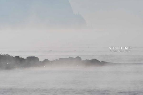 Εντυπωσιακό βίντεο με τη θάλασσα να «βράζει» στο Ναύπλιο