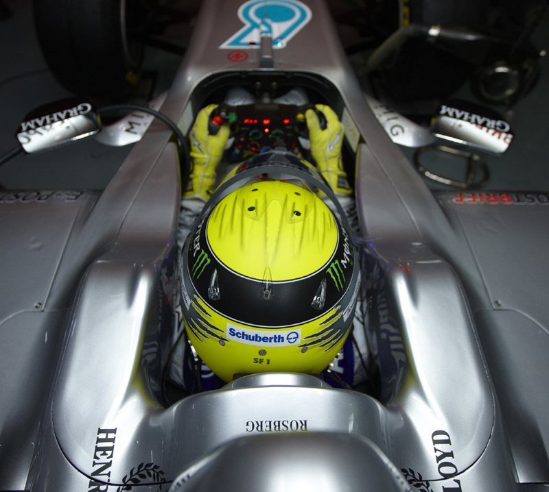 Formula 1: Το «διαστημικό» τιμόνι της Mercedes GP