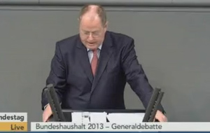 Στάινμπρουκ κατά Μέρκελ για την Ελλάδα