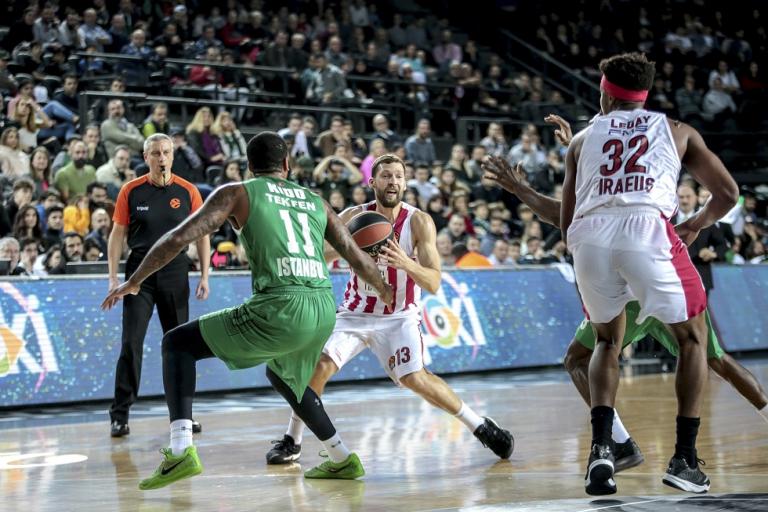 Στρέλνιεκς: «Ίσως έπρεπε να χάσουμε για να μείνουν τα πόδια στο έδαφος»