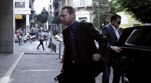 Με θετικά μηνύματα από τους δανειστές μεταβαίνει στο Eurogroup ο Γ. Στουρνάρας