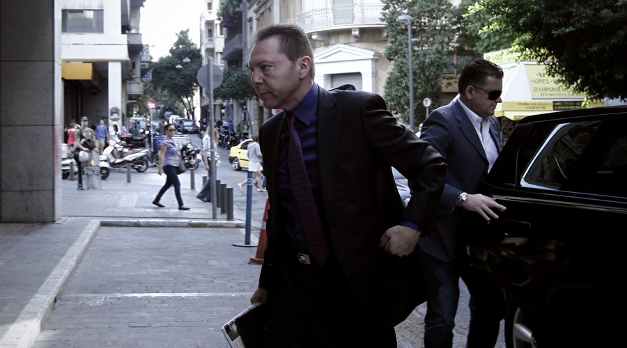Με θετικά μηνύματα από τους δανειστές μεταβαίνει στο Eurogroup ο Γ. Στουρνάρας