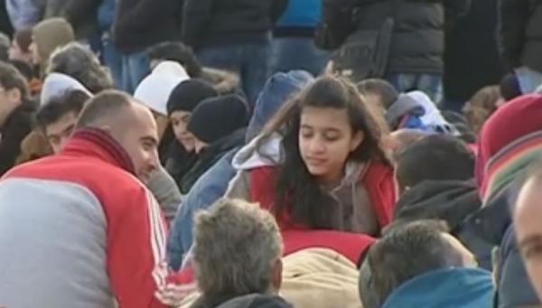 Εννιά Σύροι απεργοί πείνας διακομίστηκαν στον Ευαγγελισμό