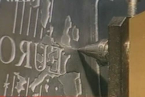 Συνεχίζεται η κόντρα ΝΔ-ΣΥΡΙΖΑ για ευρώ και Κύπρο