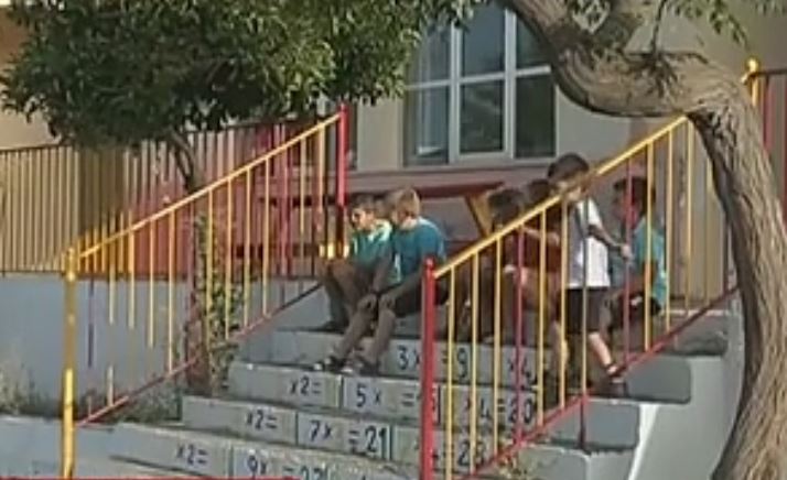 Δεκάδες σχολεία παραμένουν κλειστά λόγω έλλειψης εκπαιδευτικών