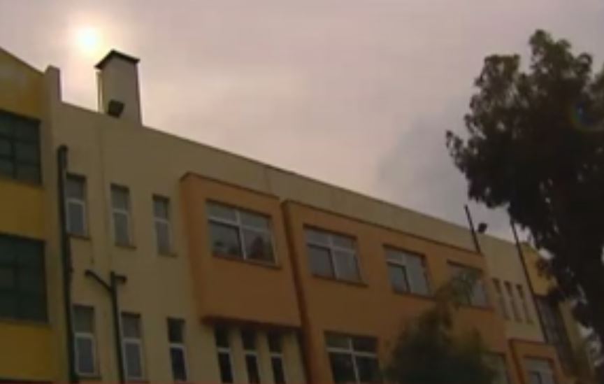 Ξεκίνησε η δίκη για το μαχαίρωμα μαθητή από χρυσαυγίτες