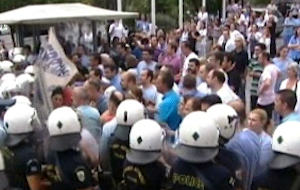 Σε εξέλιξη τα συλλαλητήρια αλλά και μικροεπεισόδια στο κέντρο της Αθήνας