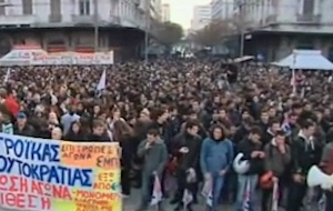 Χιλιάδες ειρηνικοί διαδηλωτές στα συλλαλητήρια της Αθήνας