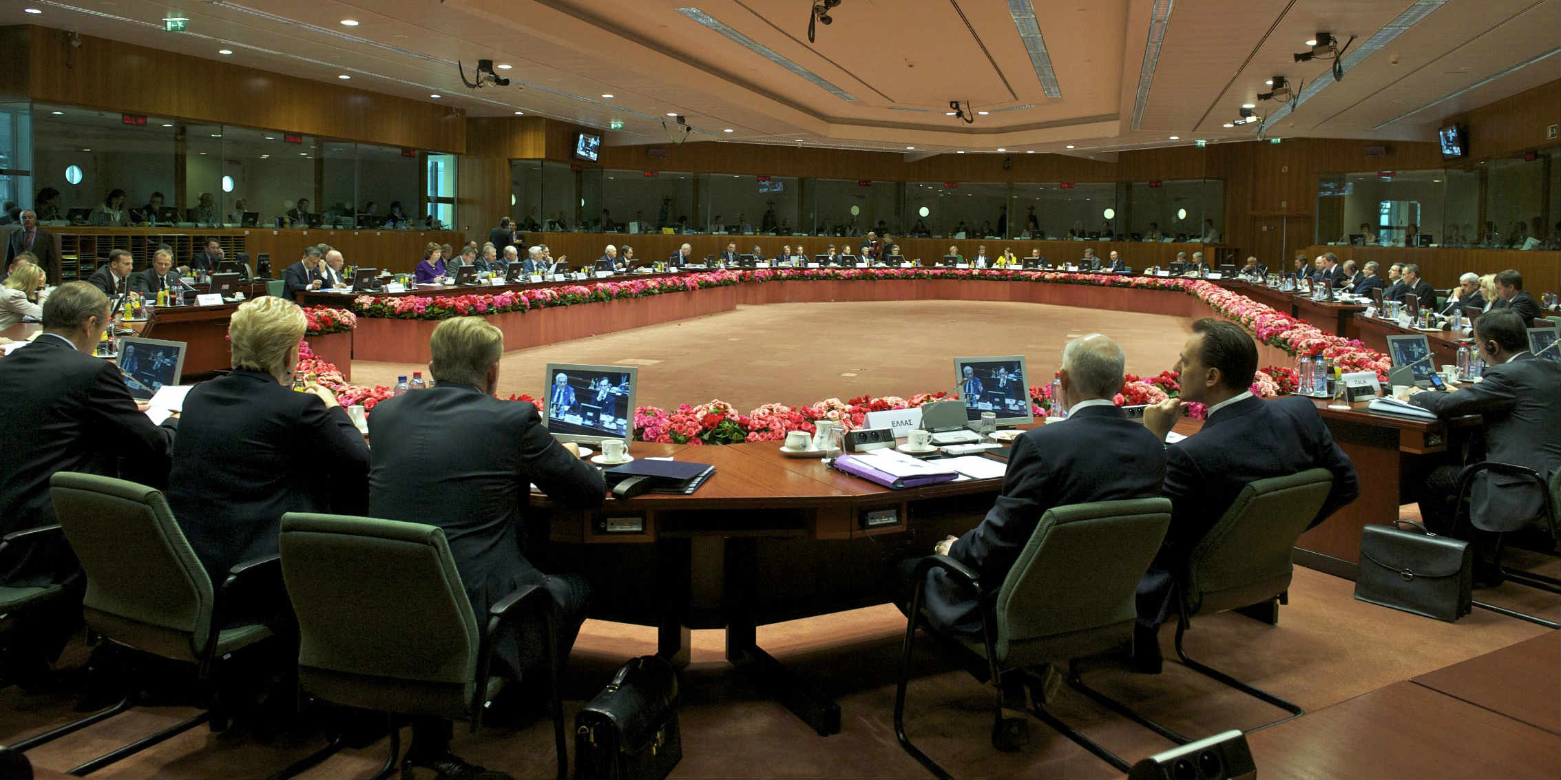 «Ναυάγιο» στη Σύνοδο Κορυφής για τον ευρωπαϊκό προϋπολογισμό