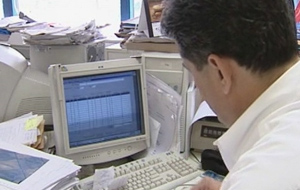 Στο «μικροσκόπιο» για επιβολή πλαφόν στις συντάξεις στα 2.400 ευρώ