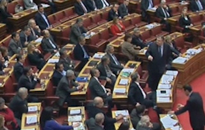 Συνεχίζεται η «κόντρα» ΠΑΣΟΚ-ΣΥΡΙΖΑ για τη «λίστα Λαγκάρντ»