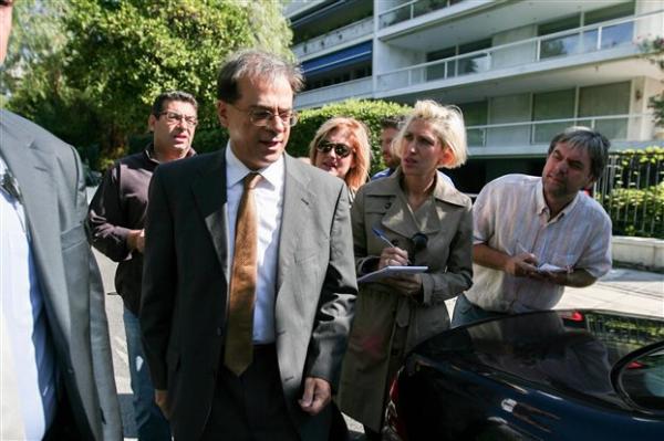 «Ανοίγουν όλα τα θέματα διαπραγμάτευσης» με την τρόικα