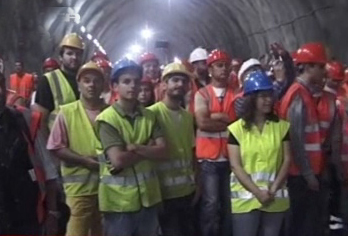 Ολοκληρώθηκε η διάνοιξη της σήραγγας στα Τέμπη