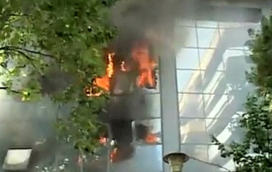 Ένας νεκρός από φωτιά σε κατάστημα στη Θεσσαλονίκη