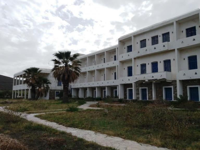 Στο «σφυρί» τα λουτρά του Όθωνα στην Κύθνο