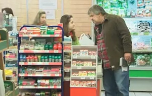 Οι μισθοί πέφτουνε αλλά η ακρίβεια μένει