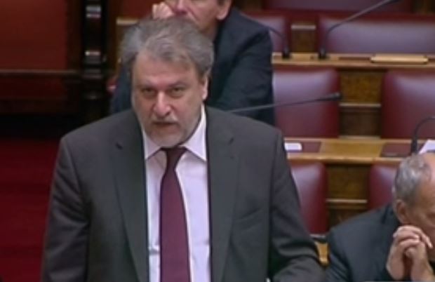 Σφοδρή αντιπαράθεση ΝΔ-ΑΝΕΛ στη συζήτηση για την ασυλία Ντινόπουλου