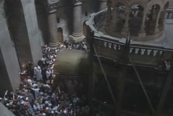 Χιλιάδες καθολικοί γιόρτασαν το Αγιο Πάσχα