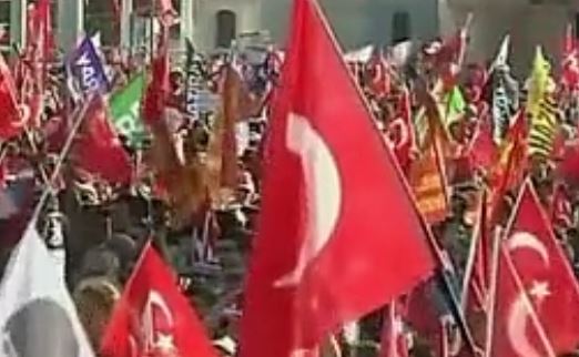 Κωνσταντινούπολη: Συγκέντρωση του Ρεπουμπλικανικού Κόμματος για τη δημοκρατία