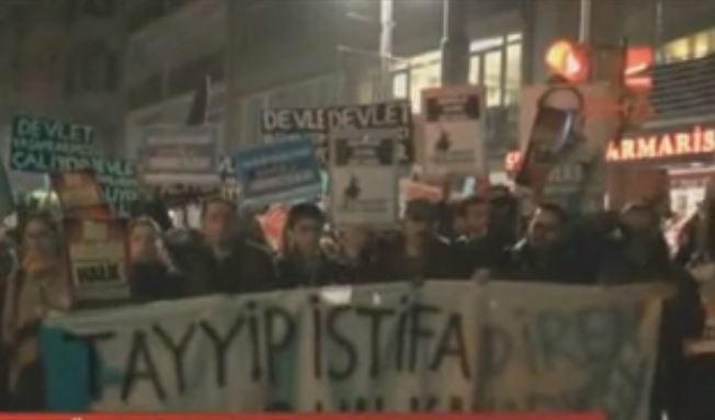 Τουρκία: Ο αναγκαστικός ανασχηματισμός δεν ηρέμησε την κοινωνία