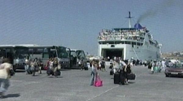 Συναγερμός για τον τουρισμό: Σε μαζικές ακυρώσεις οδηγεί η παρατεταμένη αβεβαιότητα