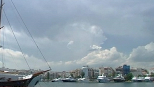 Η ρευστή πολιτική κατάσταση «διώχνει» τους τουρίστες από την Ελλάδα