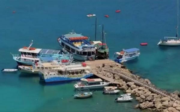 «Βουλιάζουν» τα νησιά από ξένουν επισκέπτες, σε πτώση ο εσωτερικός τουρισμός