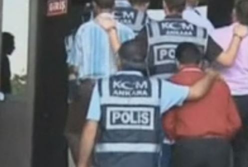 Τουρκία: Μαζικές απολύσεις αστυνομικών με φόντο το σκάνδαλο