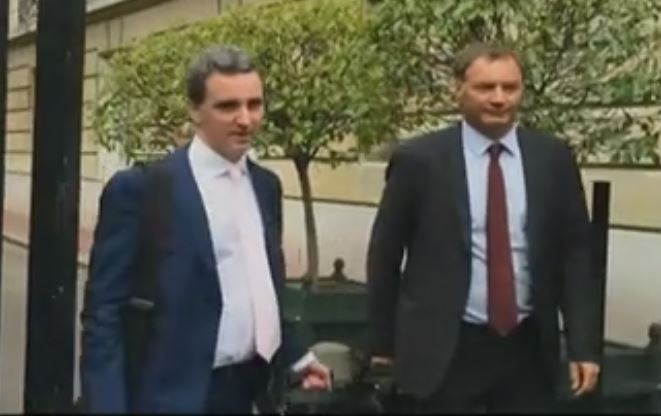 Τελεσίγραφο της τρόικας για μειώσεις συντάξεων και αύξηση ΦΠΑ