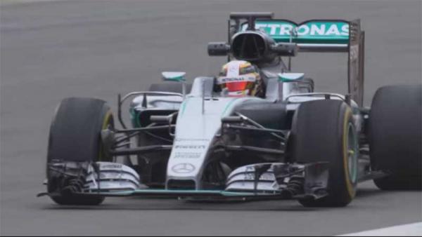 H Mercedes-Benz WO7 Hybrid σε δράση στο Silverstone