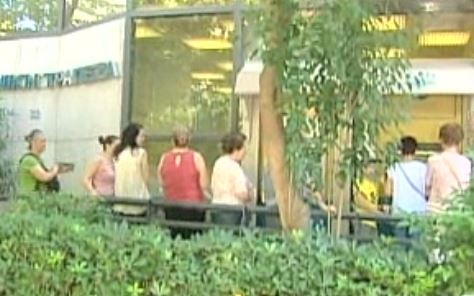 Ακόμα δύο μήνες θα διαρκέσουν οι περιορισμοί στις αναλήψεις