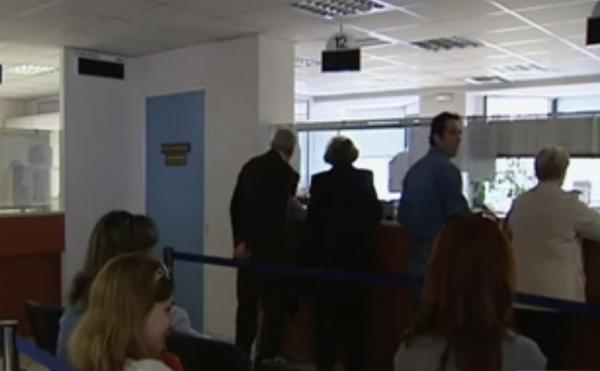 Συνολική ρύθμιση για κόκκινα δάνεια εταιρειών και νοικοκυριών ζητά τώρα η τρόικα