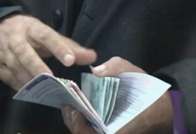 Να διατηρηθεί το χαράτσι της ΔΕΗ και το 2013 πιέζει η τρόικα