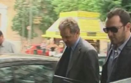 Εντείνονται οι διαπραγματεύσεις με την τρόικα για να κλείσουν τα μέτρα