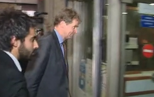 Τι προτείνει η τρόικα για ωράρια εργασίας και απολύσεις