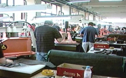 Αντιδράσεις στο αίτημα της Τρόικας για τη μείωση του κατώτερου μισθού