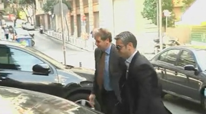 Κρίσιμο ραντεβού Στουρνάρα με την τρόικα για το πακέτο των 11,9 δισ. ευρώ