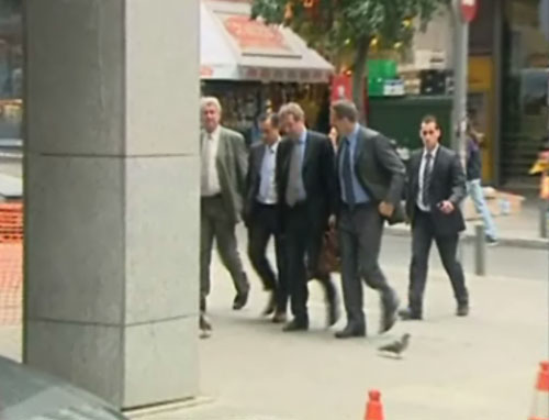 «Άμεσες διορθωτικές κινήσεις» στο καθεστώς των επιχειρησιακών συμβάσεων ζητεί η τρόικα