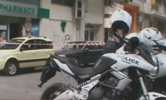 Αγνωστοι πυροβόλησαν με καλάσνικοφ αστυνομικούς πίσω από τη ΓΑΔΑ