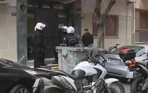 Ερευνα της Αντιτρομοκρατικής σε διαμέρισμα στο Παγκράτι