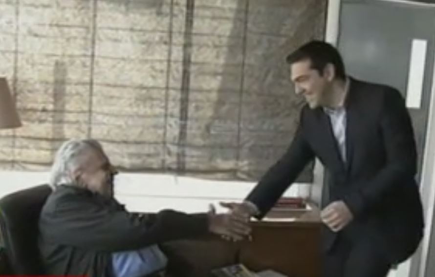 Στη μάχη με στρατηγική και μυαλό, είπε ο πρωθυπουργός στον Μίκη Θεοδωράκη