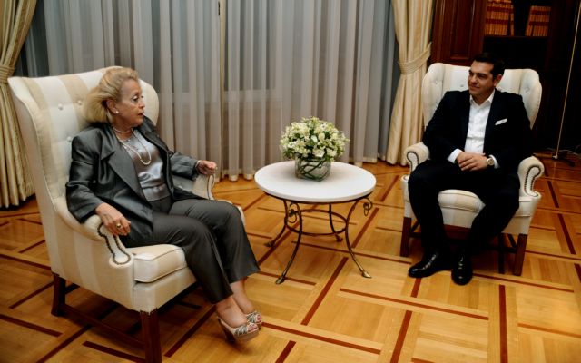 Τελετή παράδοσης – παραλαβής από την Β.Θάνου στον Αλ.Τσίπρα