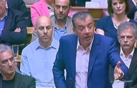 Αντιπαράθεση Τσίπρα – Θεοδωράκη για τις αλλαγές στην παιδεία