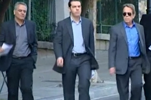 Παραίτηση της κυβέρνησης και άμεση προσφυγή στις κάλπες ζητά ο Αλ.Τσίπρας