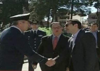 Ο Αλ.Τσίπρας στο αρχηγείο της Τακτικής Αεροποριας στη Λάρισα