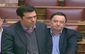 «Κόντρα» στη Βουλή μεταξύ Τσίπρα και Κουτρουμάνη
